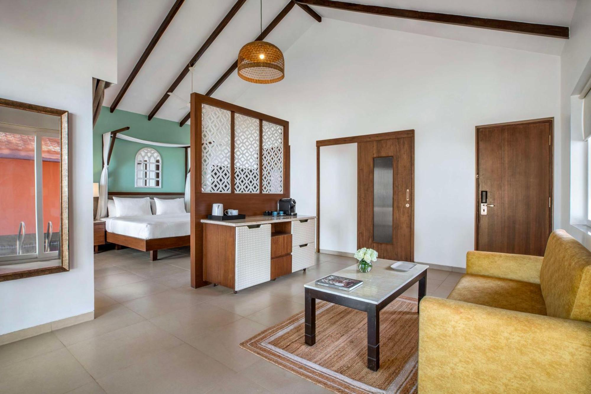 Mandrem Beach Resort, A Member Of Radisson Individuals Retreat Exteriör bild