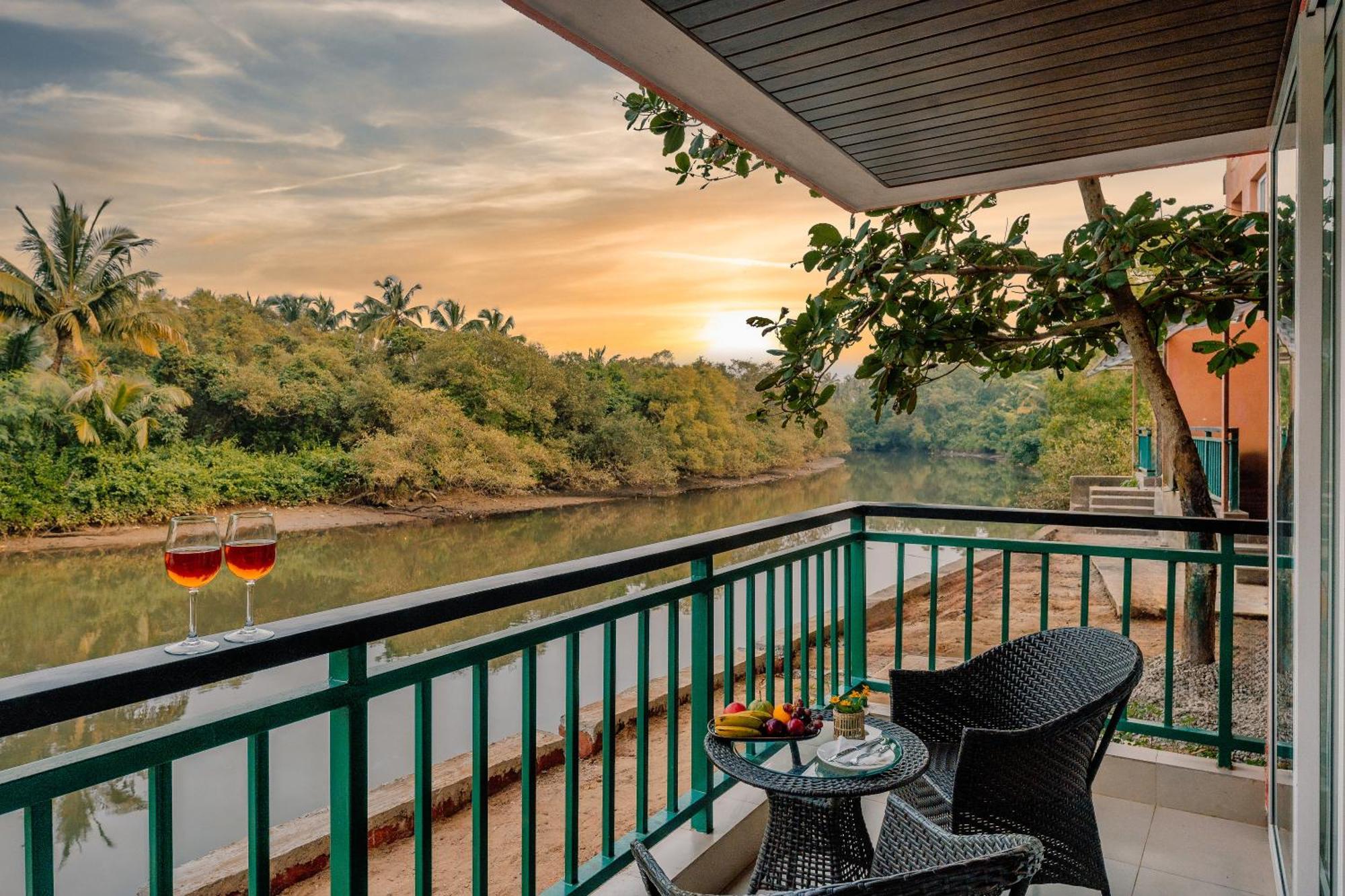 Mandrem Beach Resort, A Member Of Radisson Individuals Retreat Exteriör bild