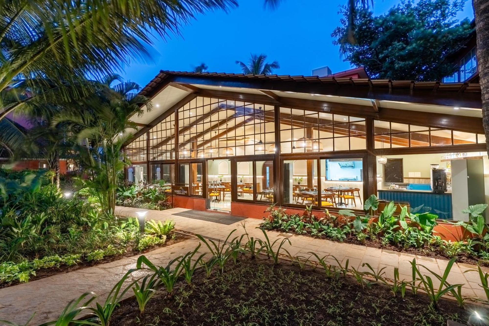 Mandrem Beach Resort, A Member Of Radisson Individuals Retreat Exteriör bild