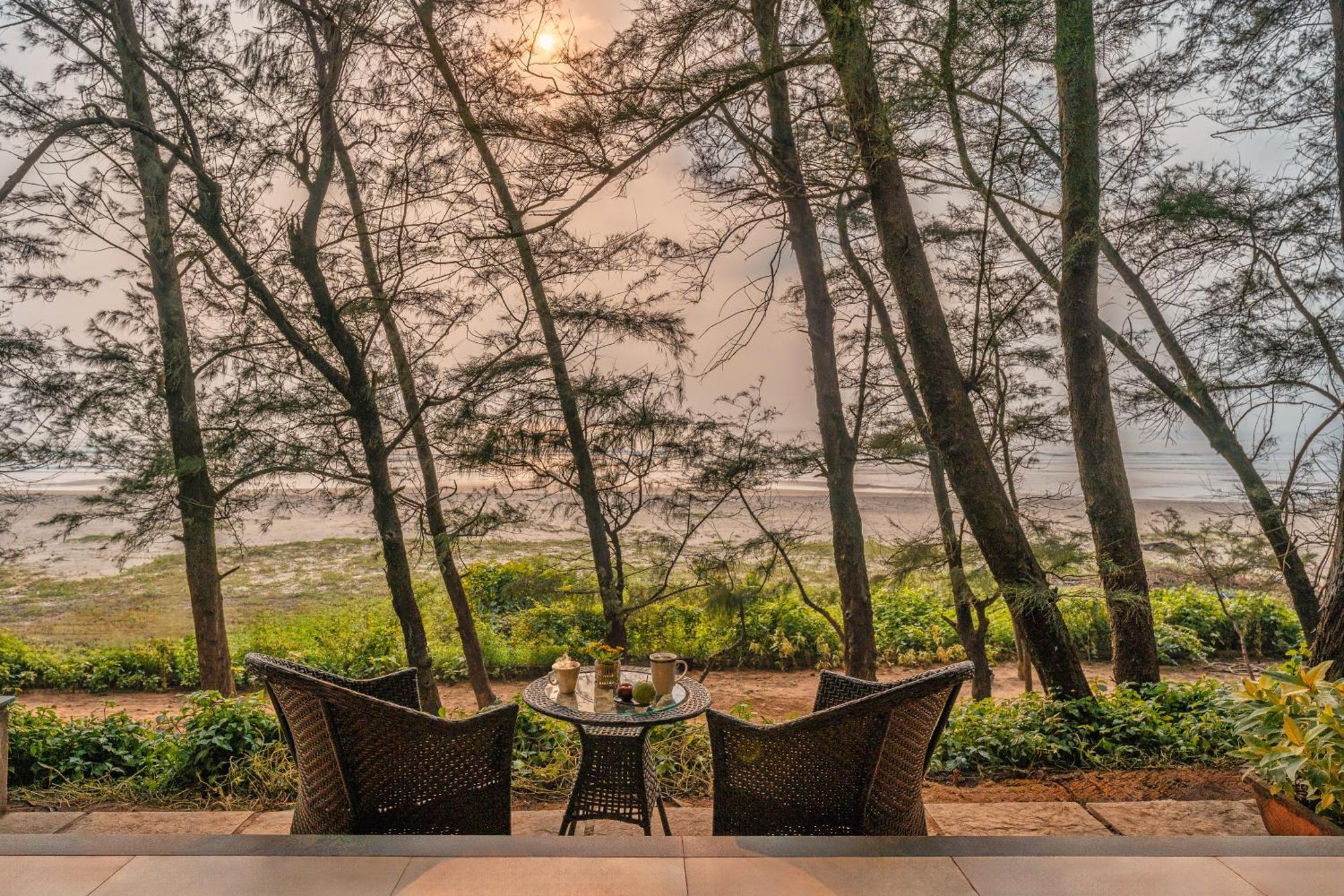 Mandrem Beach Resort, A Member Of Radisson Individuals Retreat Exteriör bild