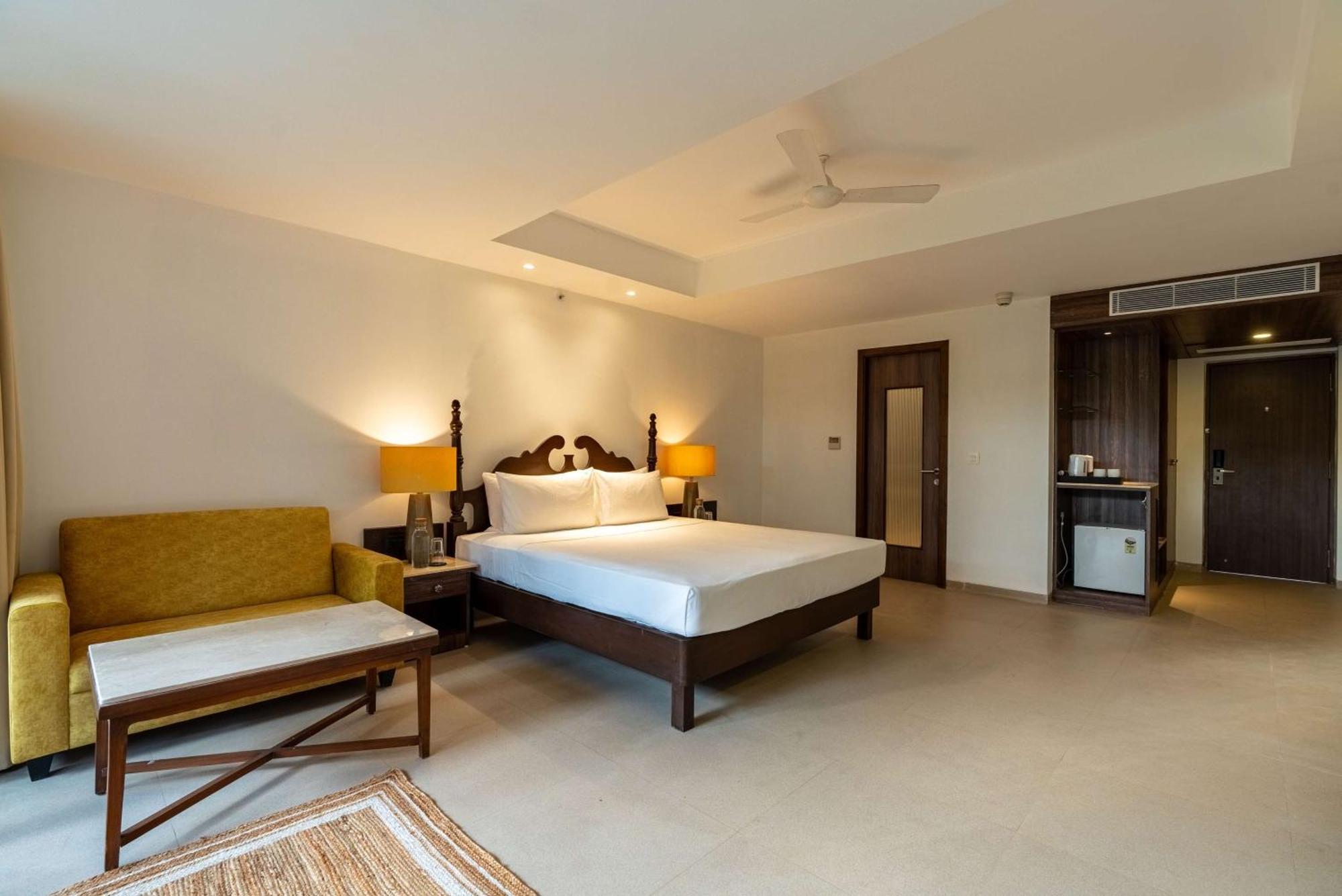 Mandrem Beach Resort, A Member Of Radisson Individuals Retreat Exteriör bild