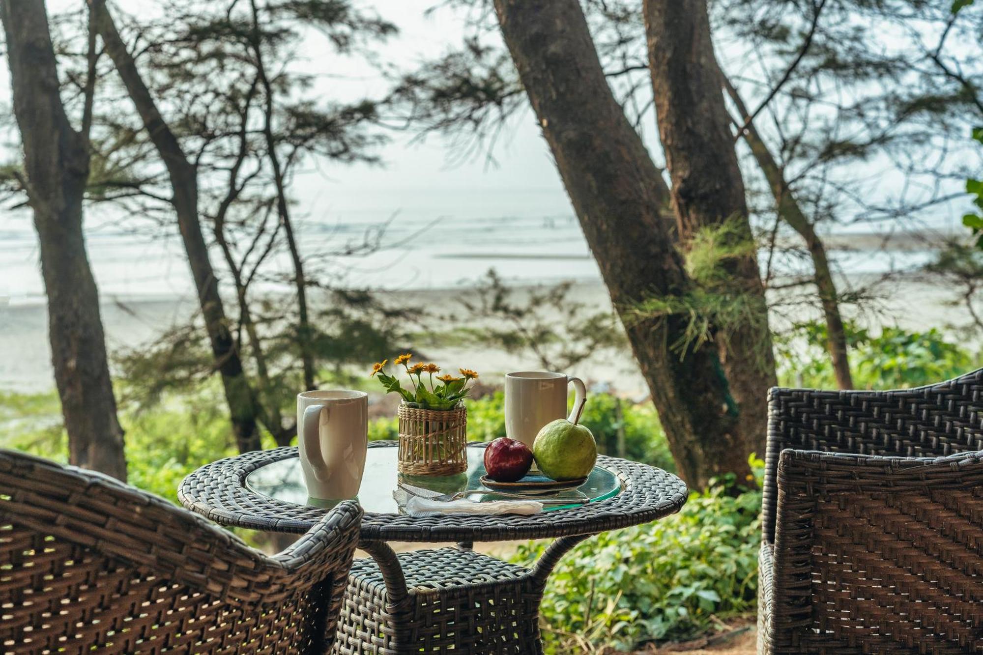 Mandrem Beach Resort, A Member Of Radisson Individuals Retreat Exteriör bild