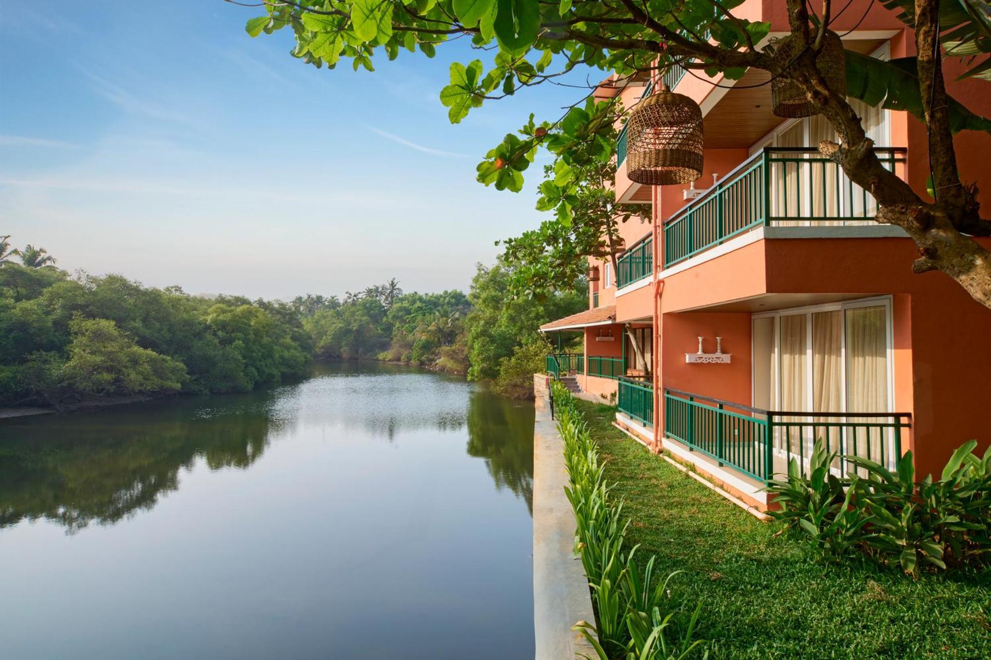 Mandrem Beach Resort, A Member Of Radisson Individuals Retreat Exteriör bild