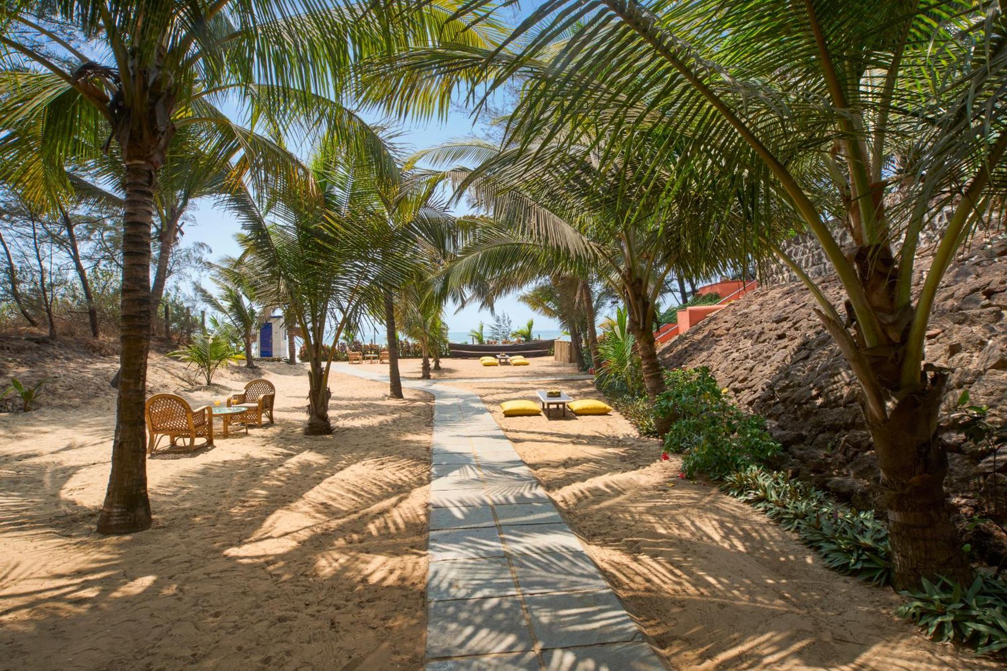Mandrem Beach Resort, A Member Of Radisson Individuals Retreat Exteriör bild
